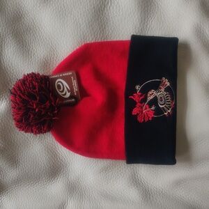 'Hummingbird' Indigenous design by Gene Suyu Pom Pom Toque